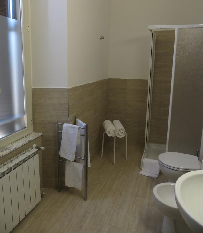 5 Rooms Affittacamere Civitavecchia Værelse billede