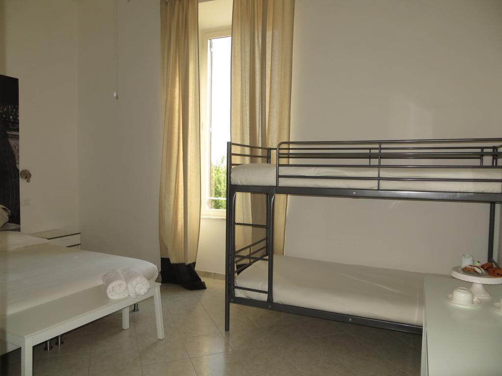 5 Rooms Affittacamere Civitavecchia Værelse billede